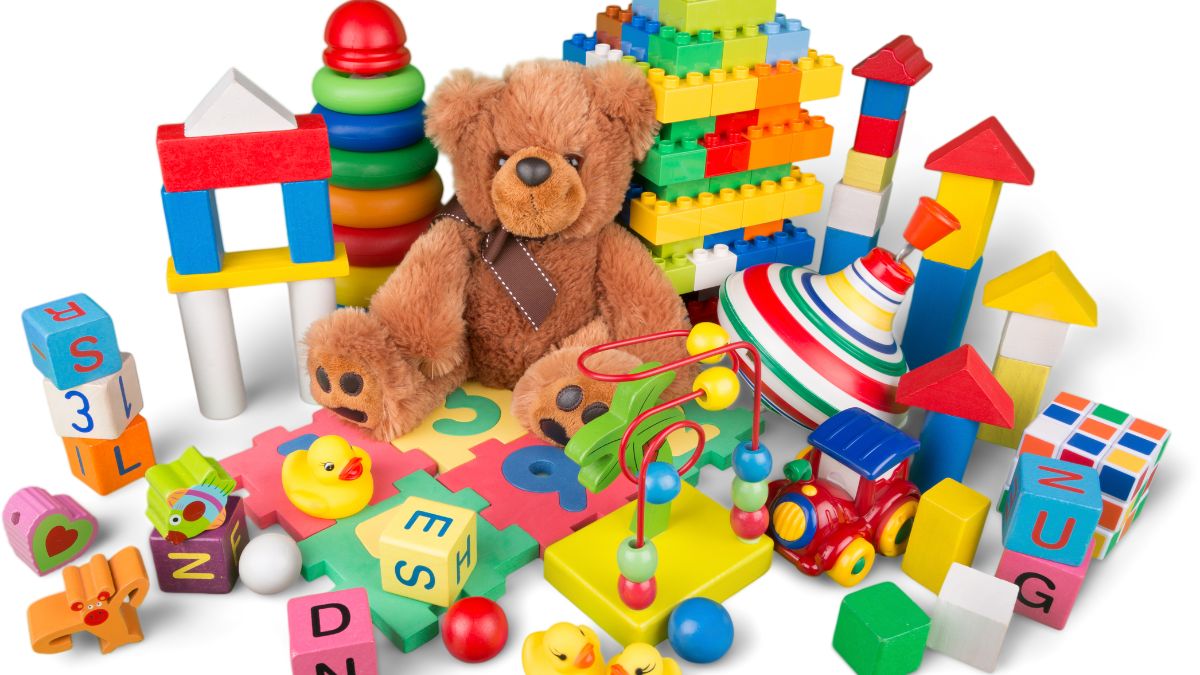 10 Hidden Traps in Your Home That Will Hurt Your Dog 3 Kid’s Toys