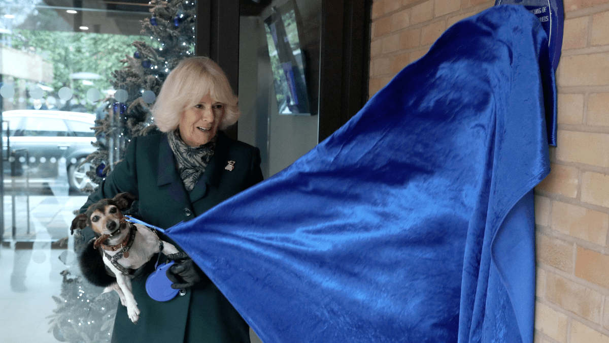 Queen Camilla Bids Farewell to Her Rescue Dog Beth 2 Queen Camilla with Beth