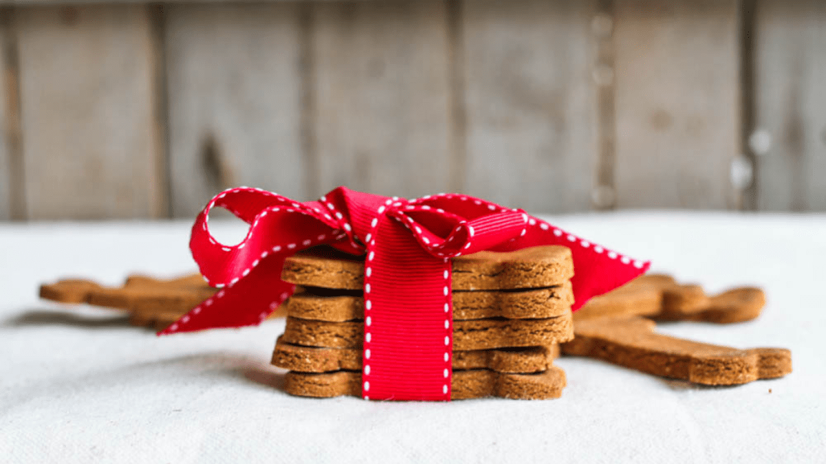 The Best Gingerbread Dog Treats 1