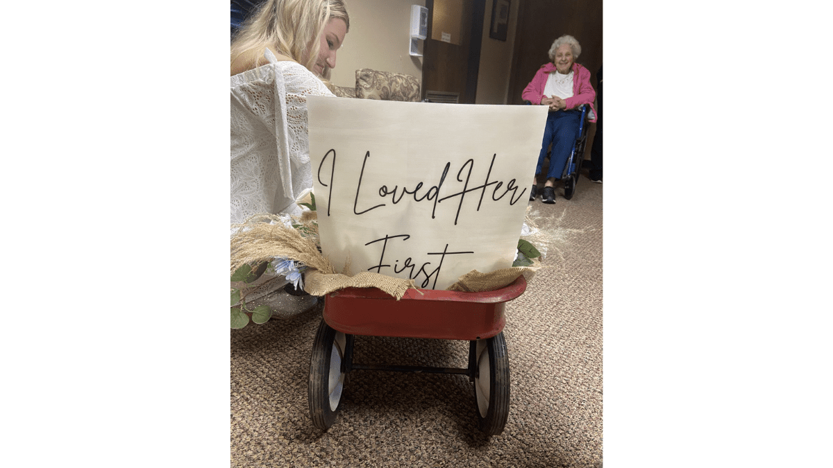 The message behind Bear's red wagon